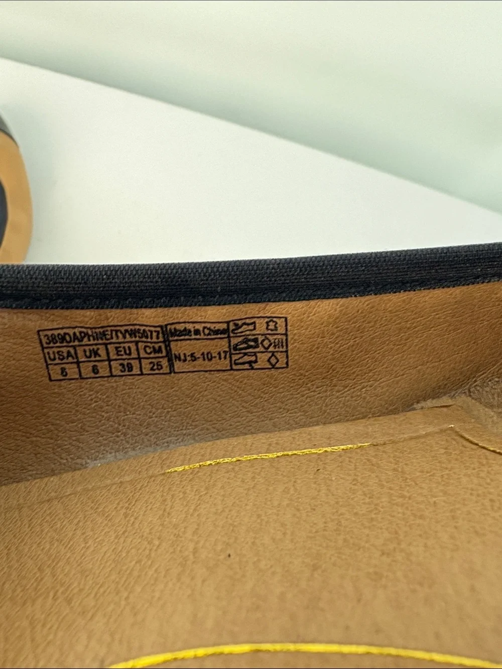 🐎 Vionic Tan and Black Cap-Toe Ballet Flats with Bow Accent DAPHNE